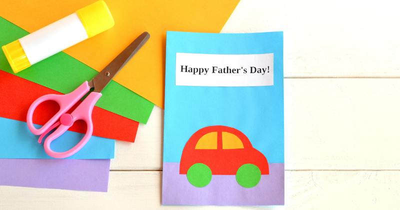 Collage d'enfant avec une voiture et l'inscription Happy Father's Day ! (joyeuse Fête des Pères)