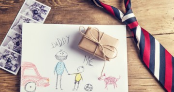 Petit cadeau avec dessin pour la fête des pères