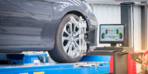 Réglage du parallélisme et de la géométrie dans un garage auto