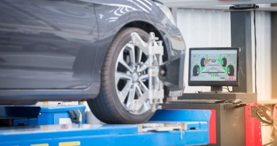 Parallélisme voiture : 3 signes qui indiquent un problème