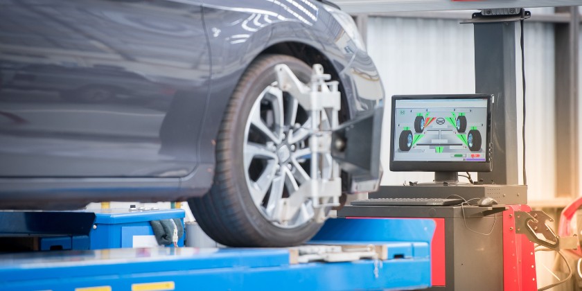 Réglage du parallélisme et de la géométrie dans un garage auto